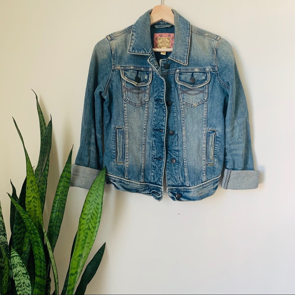 Abercrombie & Fitch distressed denim jean jacket